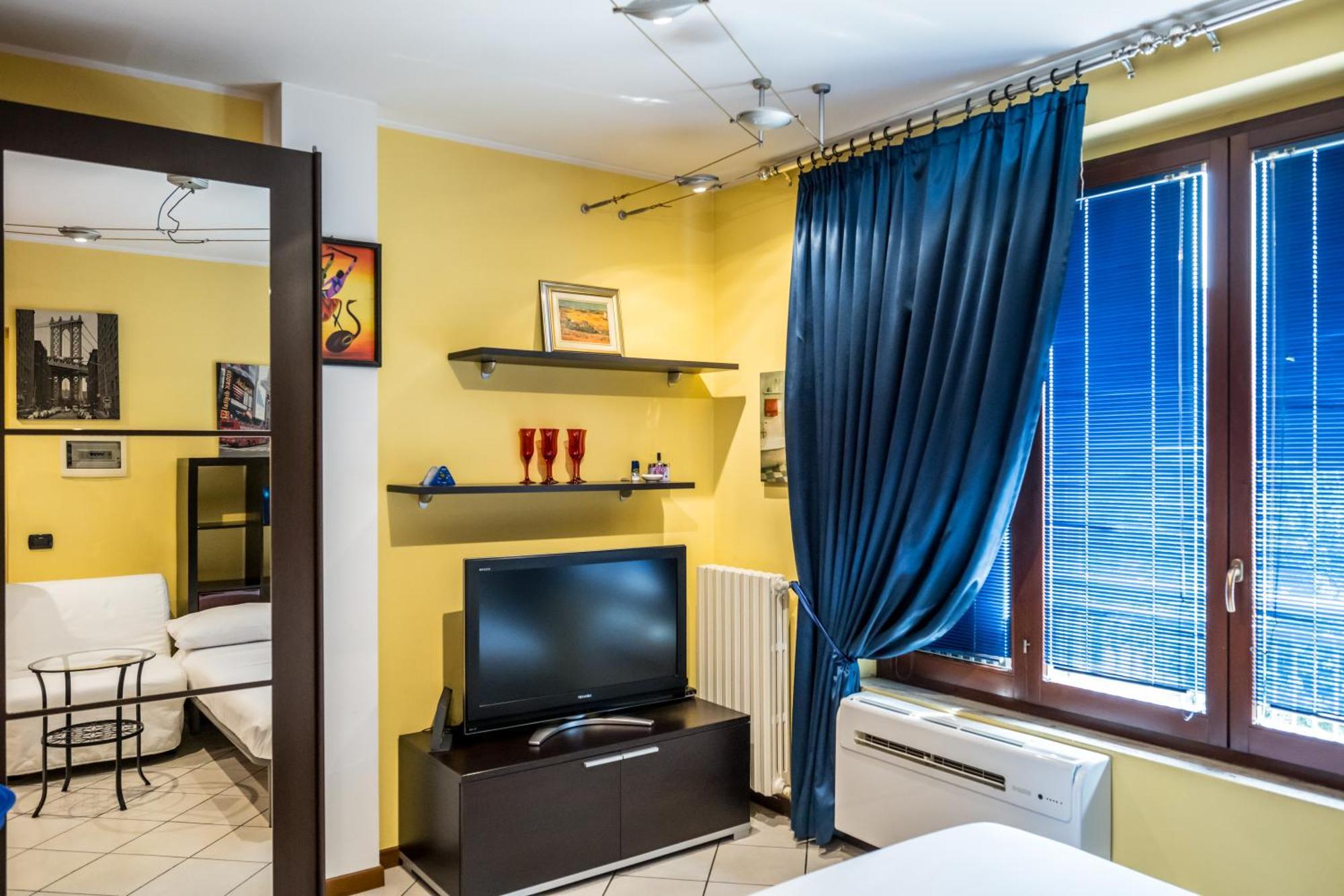 Cozy Suite Rogoredo Apartment Next To The Metro And Train Station Милан Экстерьер фото