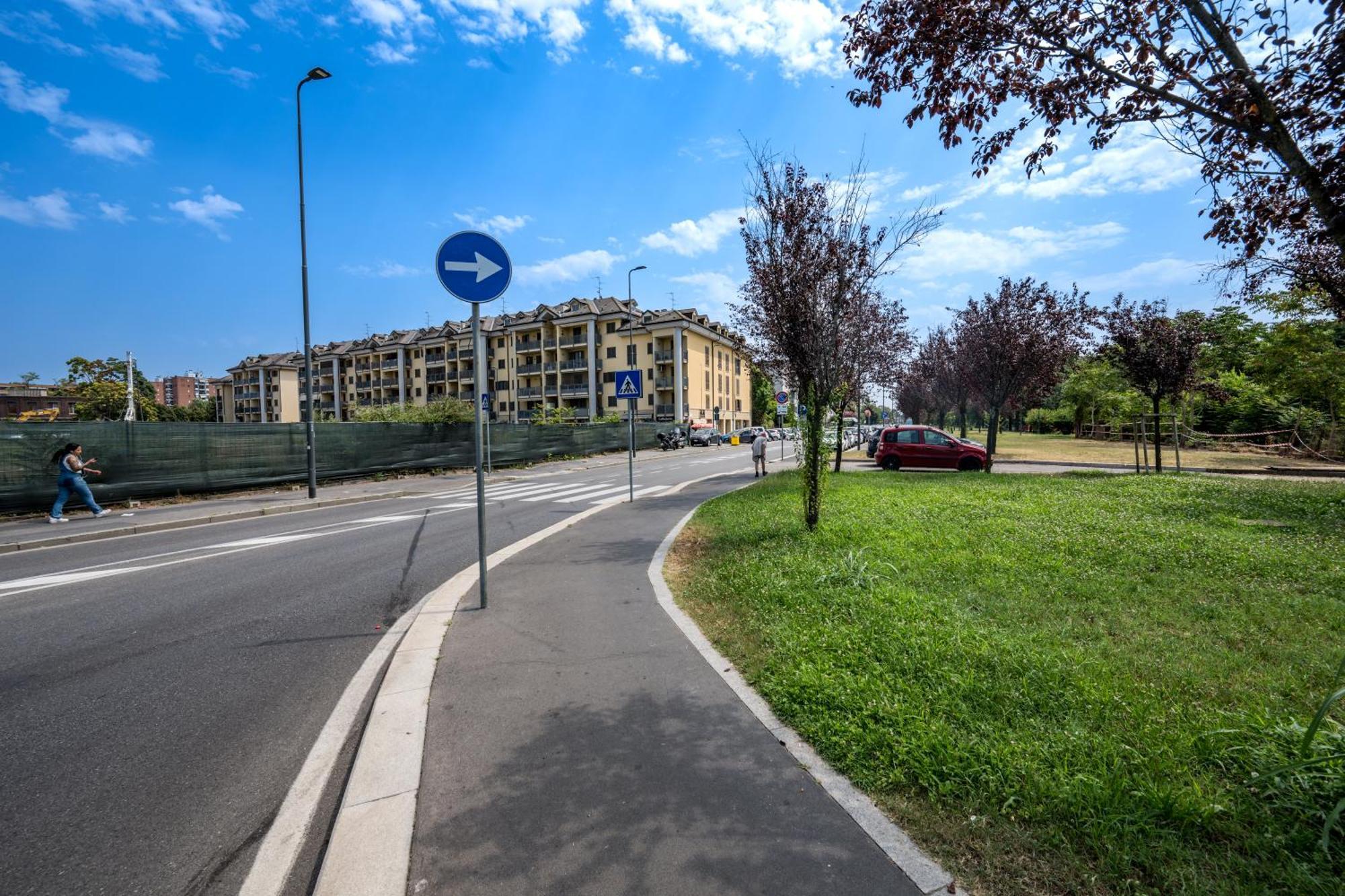 Cozy Suite Rogoredo Apartment Next To The Metro And Train Station Милан Экстерьер фото