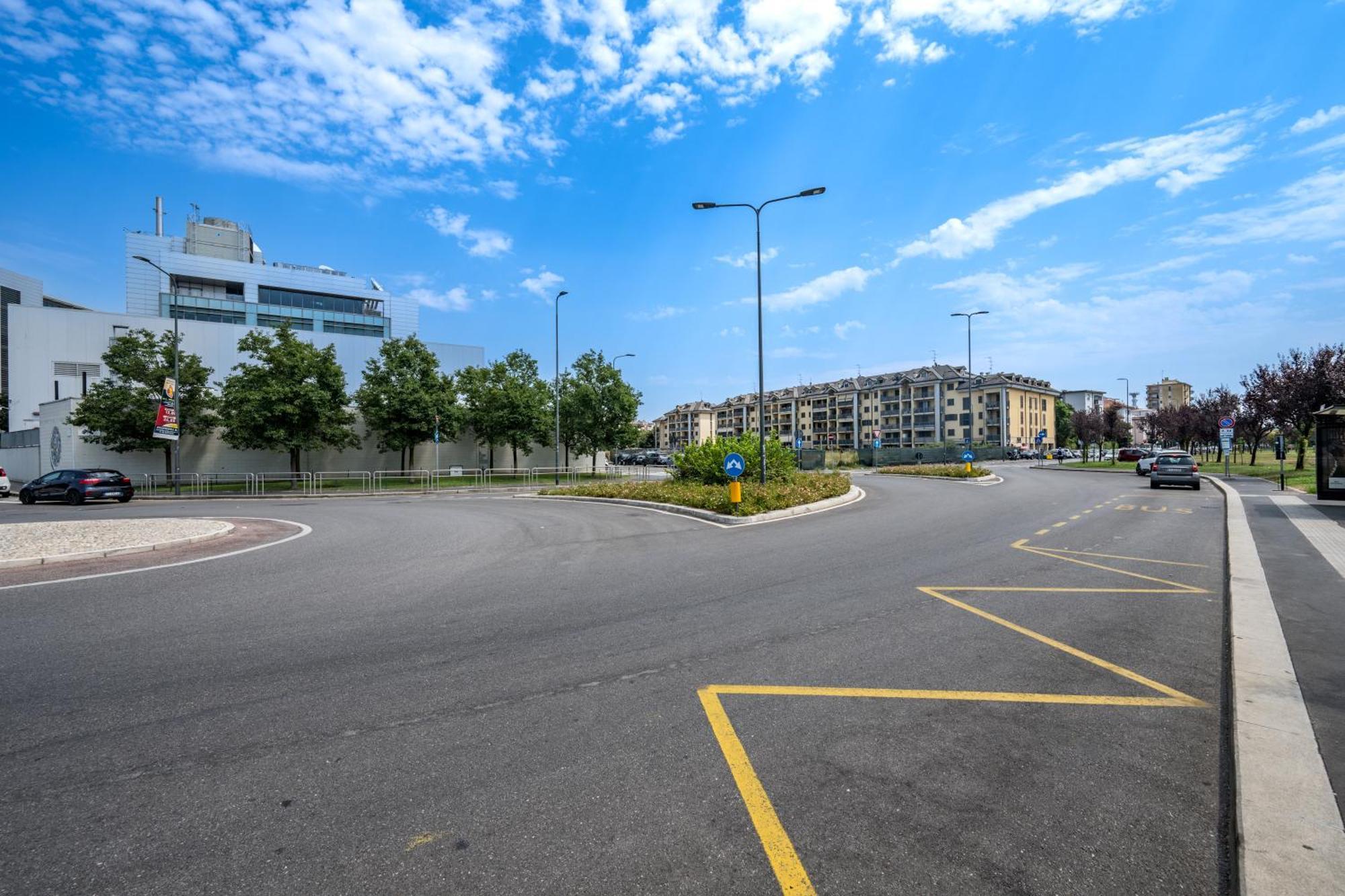 Cozy Suite Rogoredo Apartment Next To The Metro And Train Station Милан Экстерьер фото