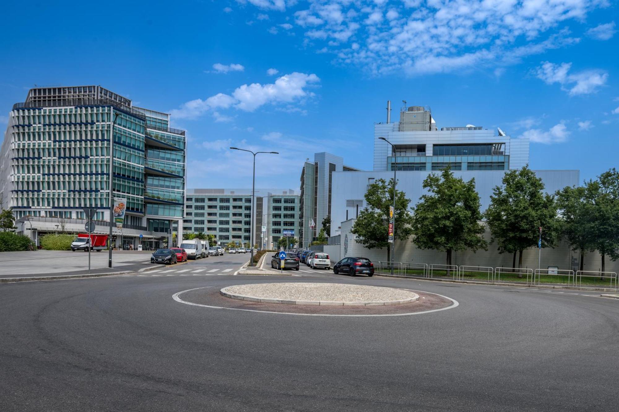 Cozy Suite Rogoredo Apartment Next To The Metro And Train Station Милан Экстерьер фото