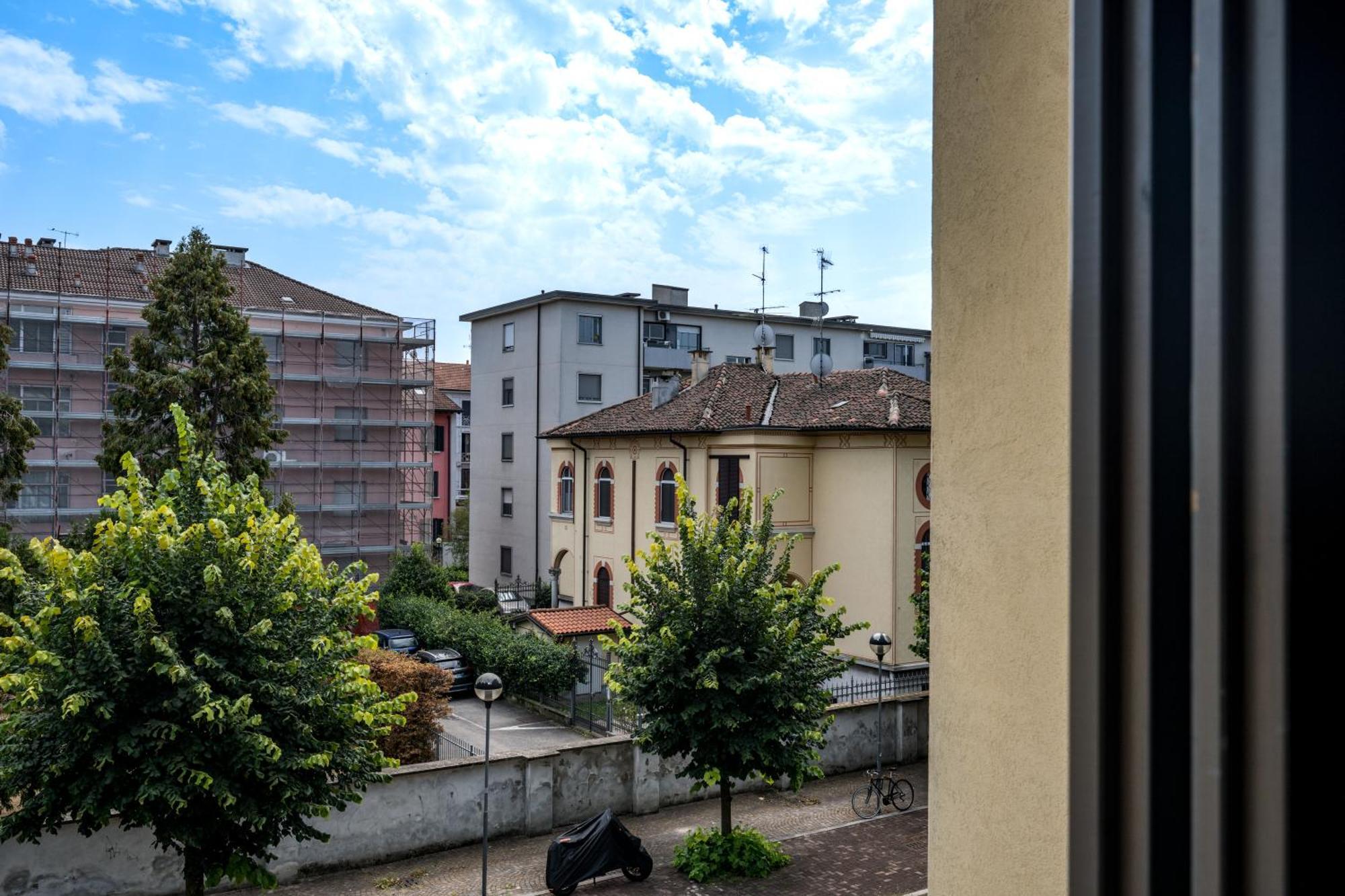 Cozy Suite Rogoredo Apartment Next To The Metro And Train Station Милан Экстерьер фото