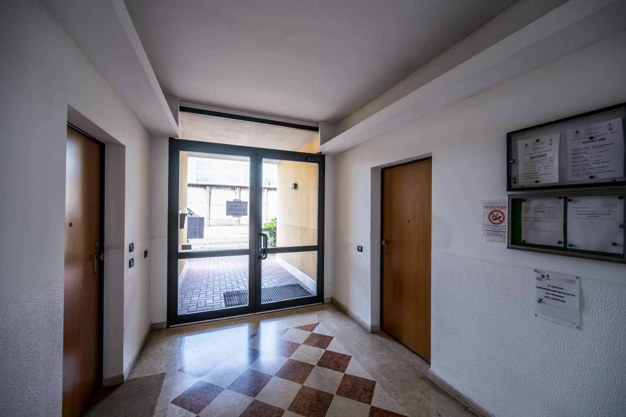 Cozy Suite Rogoredo Apartment Next To The Metro And Train Station Милан Экстерьер фото