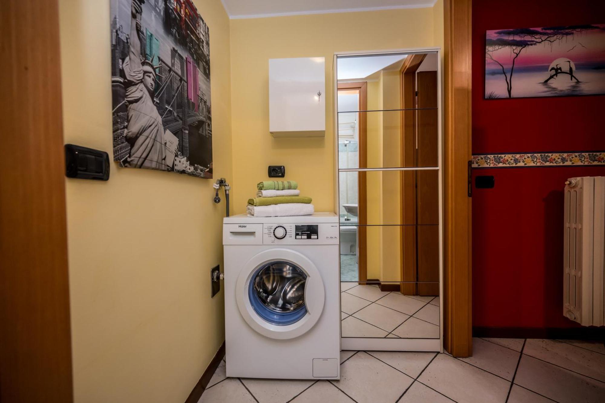 Cozy Suite Rogoredo Apartment Next To The Metro And Train Station Милан Экстерьер фото